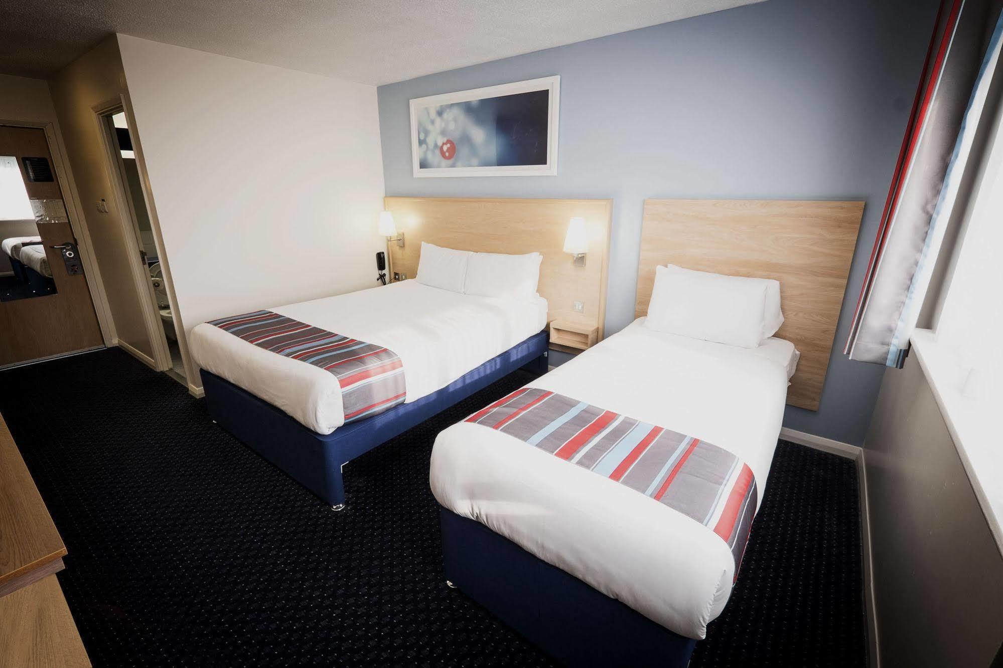 Travelodge Dublin Airport North 'Swords' Экстерьер фото
