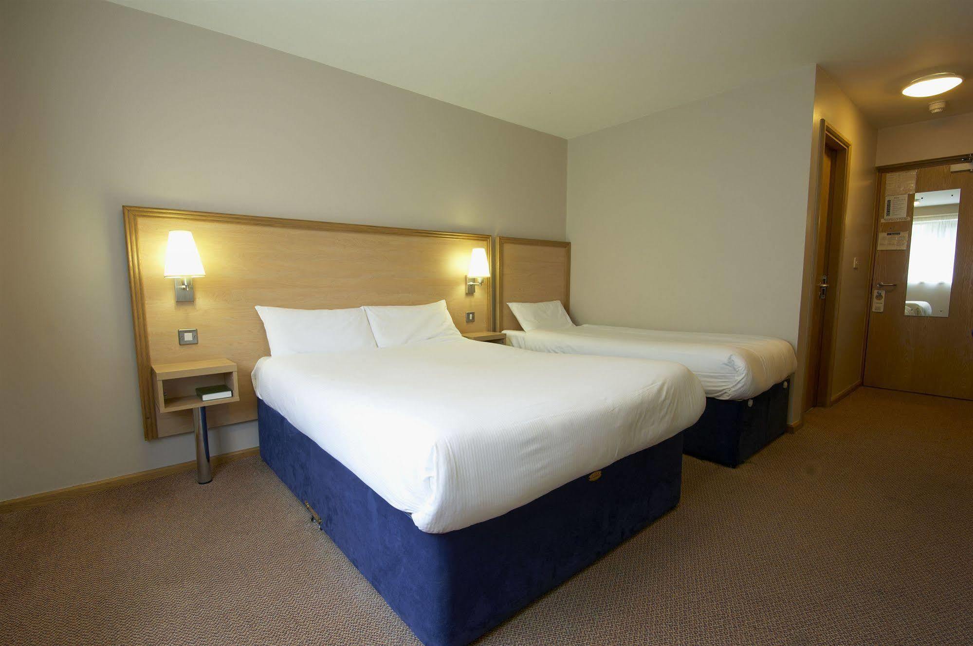 Travelodge Dublin Airport North 'Swords' Экстерьер фото