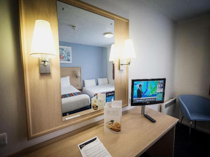 Travelodge Dublin Airport North 'Swords' Экстерьер фото