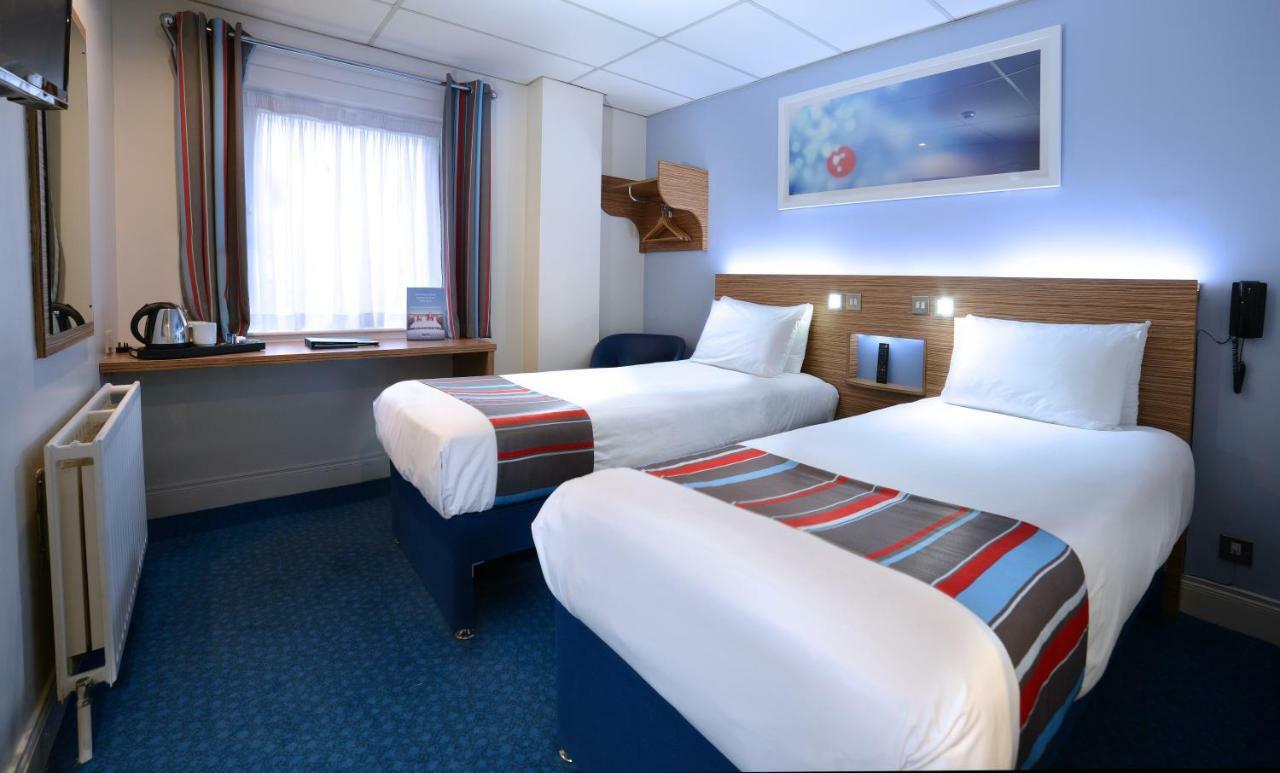 Travelodge Dublin Airport North 'Swords' Экстерьер фото