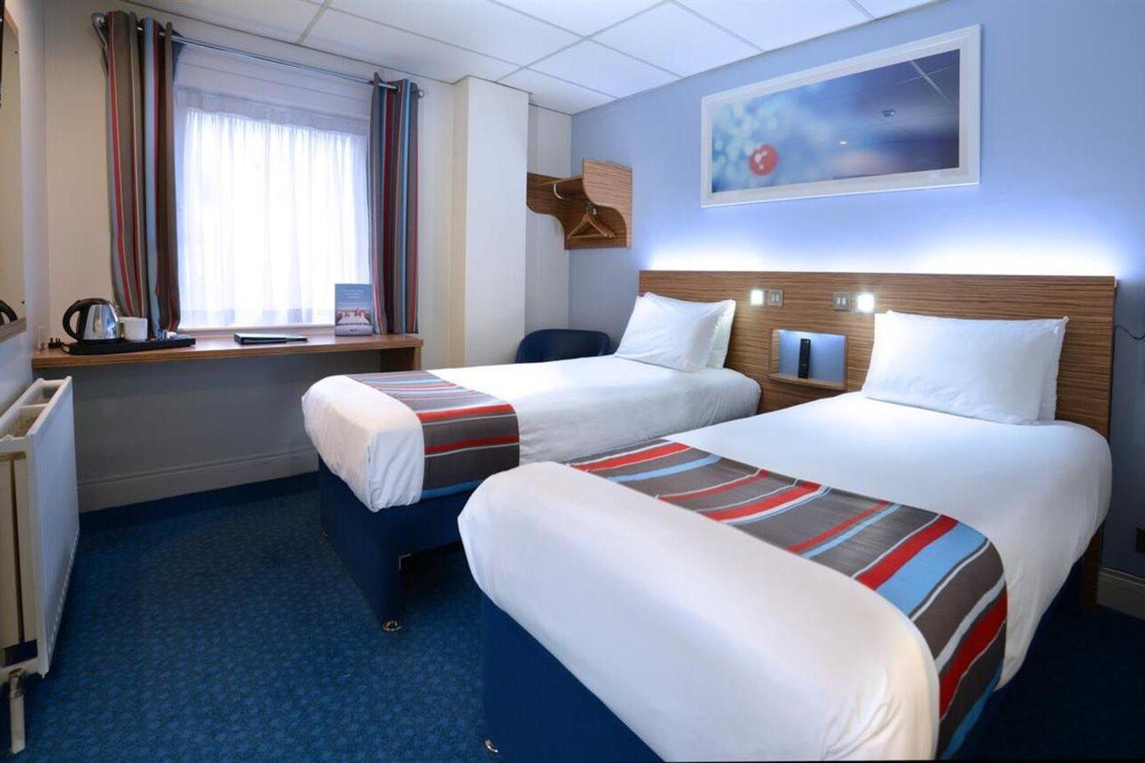 Travelodge Dublin Airport North 'Swords' Экстерьер фото