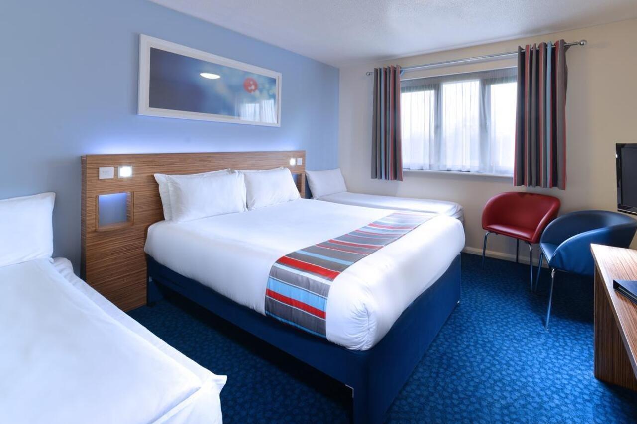 Travelodge Dublin Airport North 'Swords' Экстерьер фото